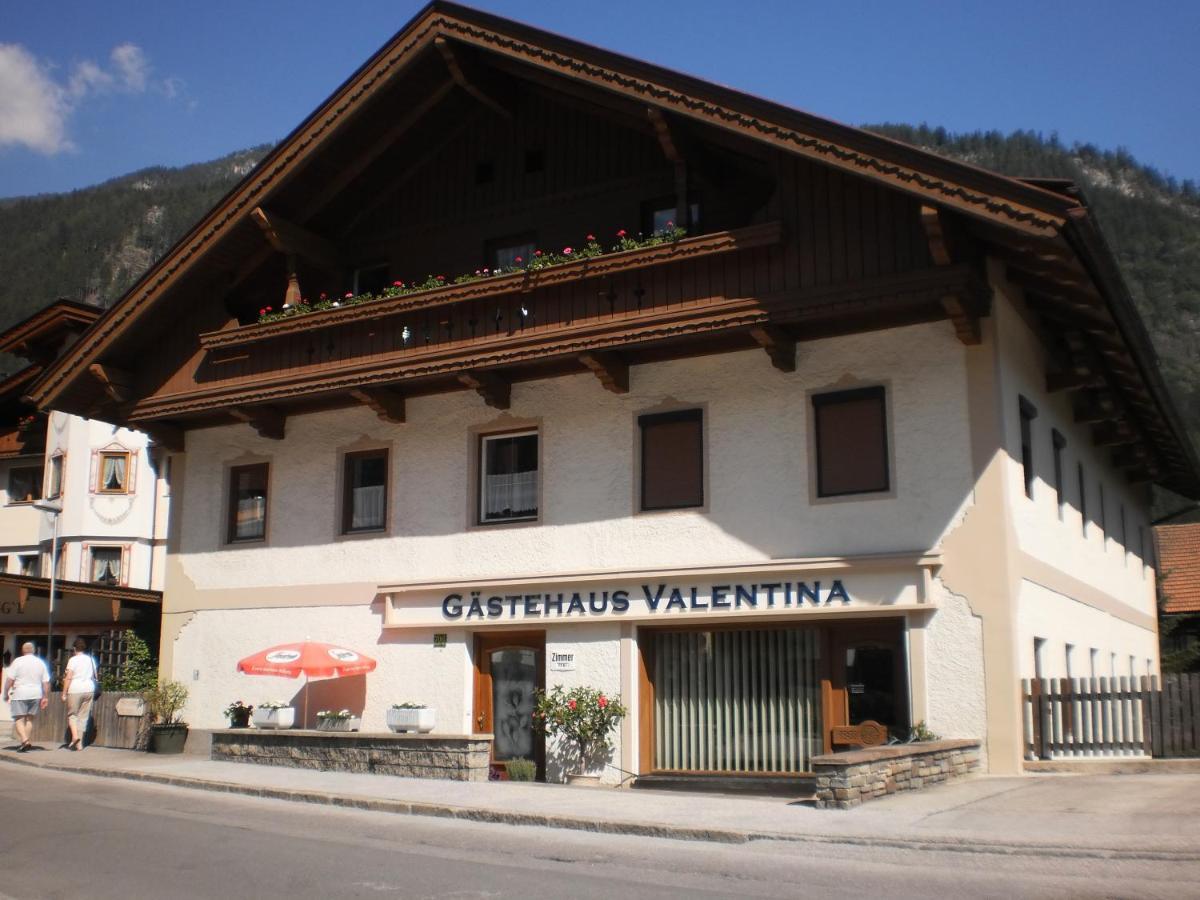 Gaestehaus Valentina Mayrhofen Exteriör bild
