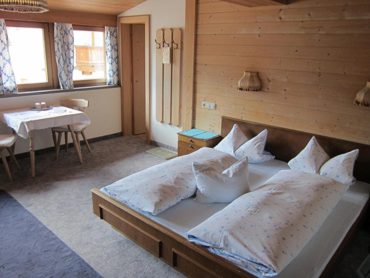 Gaestehaus Valentina Mayrhofen Exteriör bild