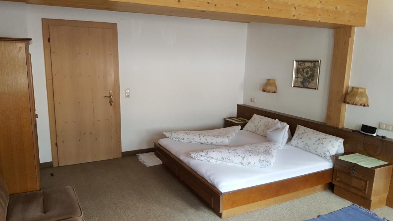 Gaestehaus Valentina Mayrhofen Exteriör bild